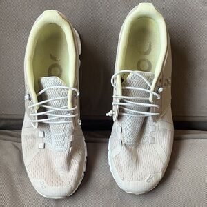 On Running Women's Beige Athletic Shoes with Pale Yellow Lining. Excellent